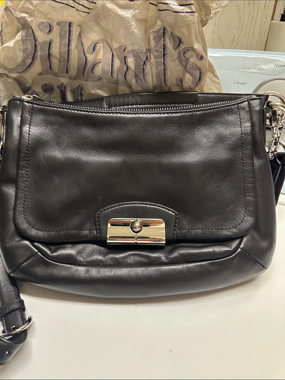 EUC Coach Black leather crossbody/ Hand bag